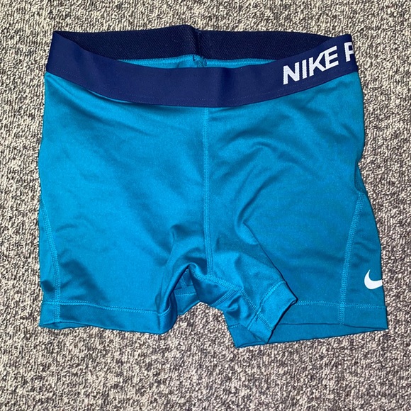 Nike Pro Shorts Medium - Picture 1 of 1